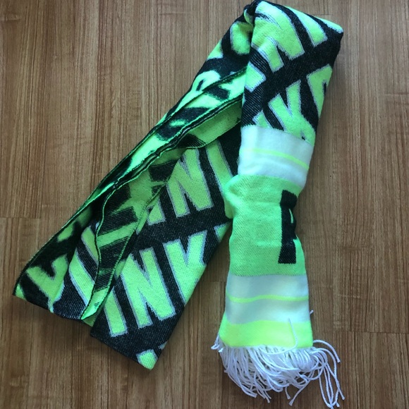 NWT VS PINK Oversized Blanket Scarf - Picture 9 of 9